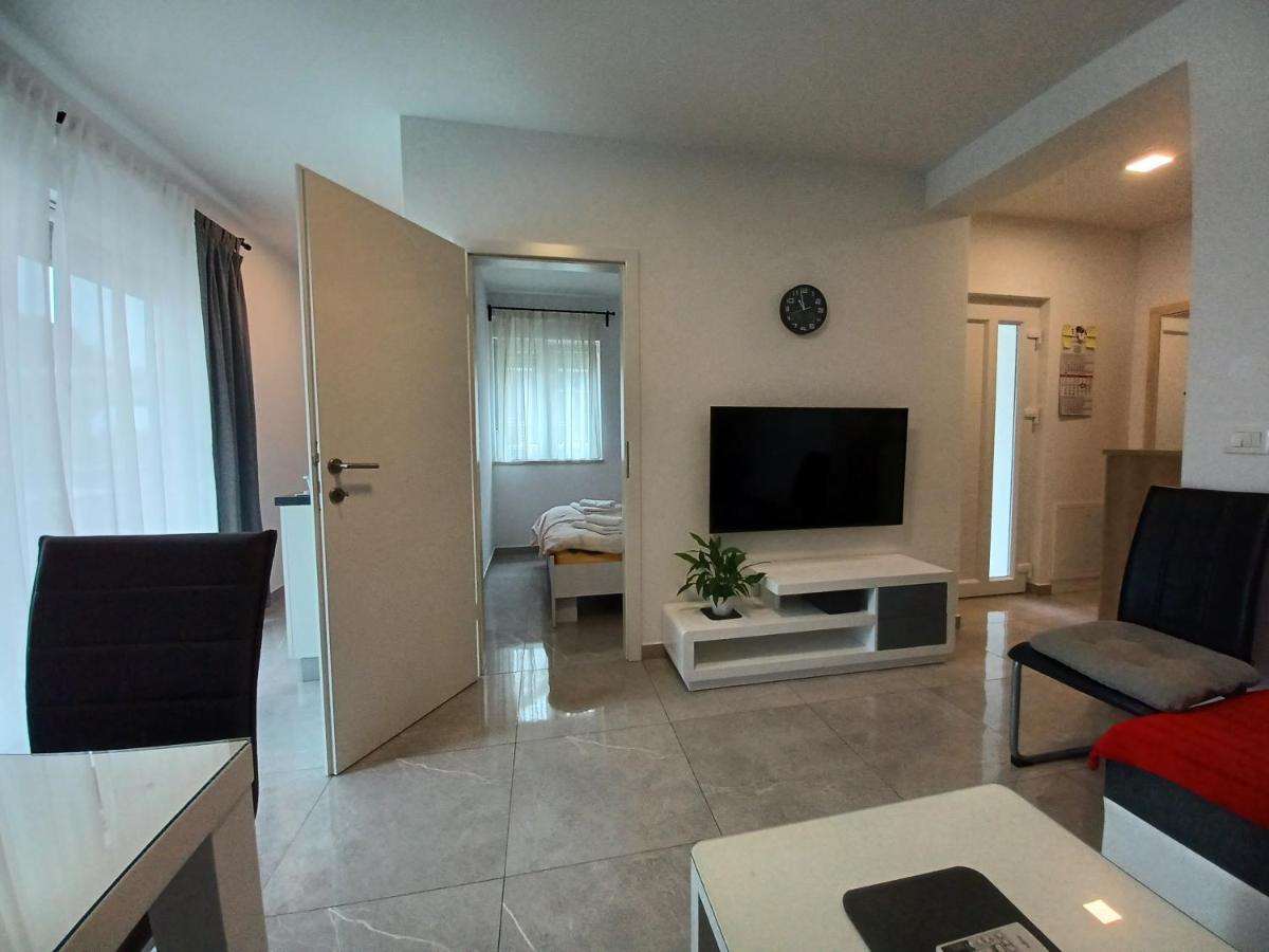 Apartments Leon 2 Novigrad  Exterior photo